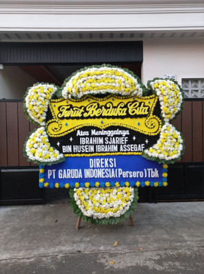 Papan Bunga Duka di Leces